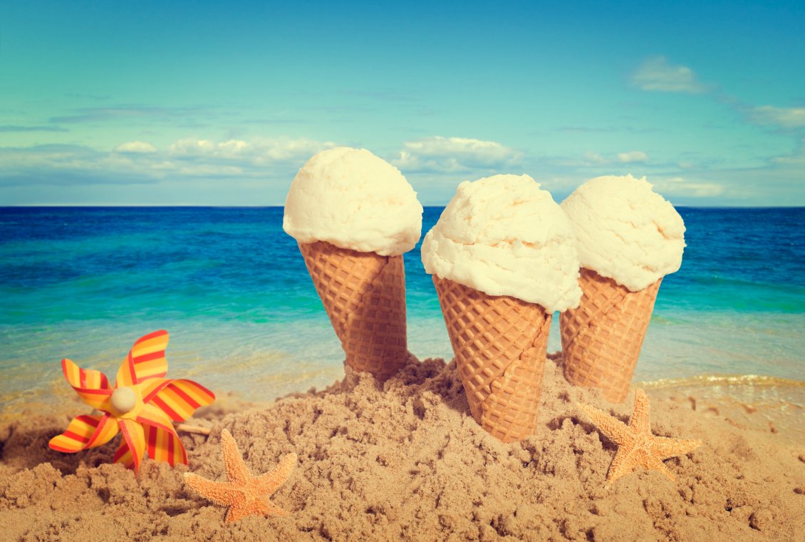 Download Wallpaper Three vanilla ice cream in the beach sand near starfish