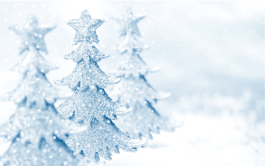 Download Wallpaper Wonderful white Christmas tree - Crystals snowflakes