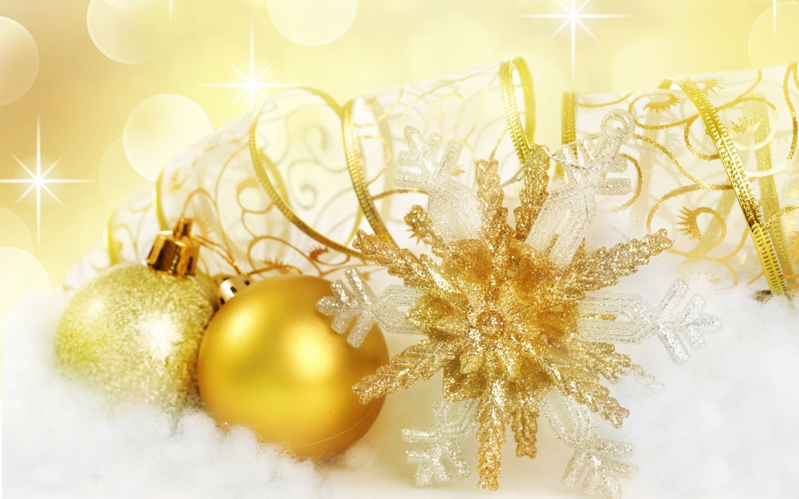 Download Wallpaper Golden Christmas and balls accessories - Happy gifts