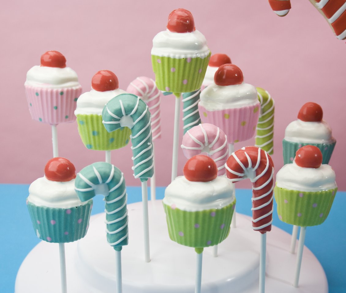Download Wallpaper Delicious and sweet candies on the stick - Colorful desert