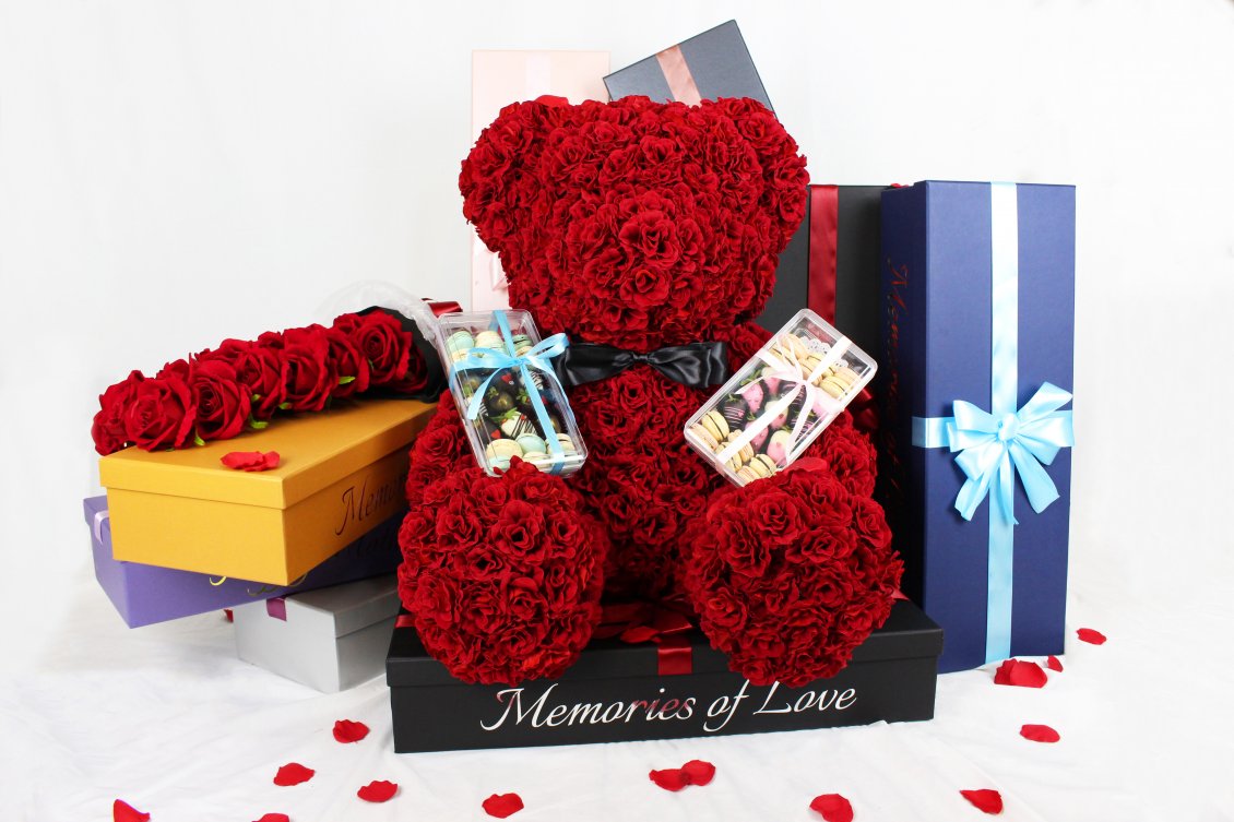 Download Wallpaper Bear made from red roses - Pure Love on Valentines Day