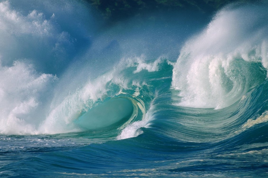 Download Wallpaper Big waves in the ocean - Water splash