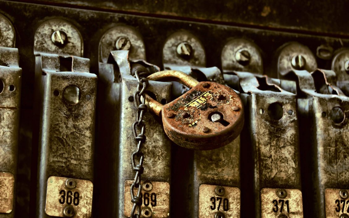 Download Wallpaper Old and rusty lock in the mailbox - HD wallpaper