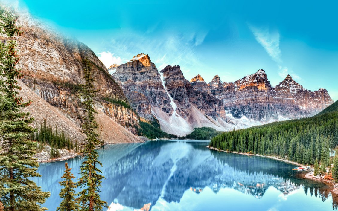 Download Wallpaper Wonderful nature landscape - Mountains and blue water lake