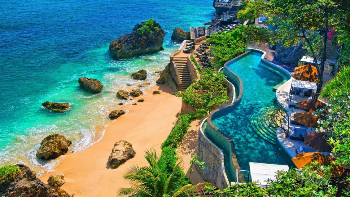 Download Wallpaper Wonderful pool and beach in Bali - Relaxing summer holiday