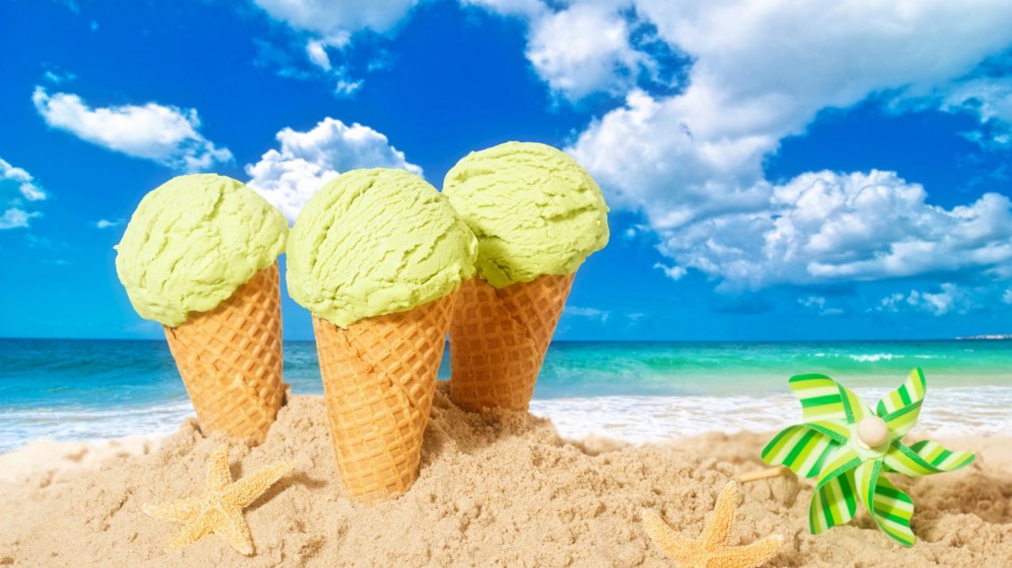 Download Wallpaper Mint icre cream and beautiful summer holiday at the beach