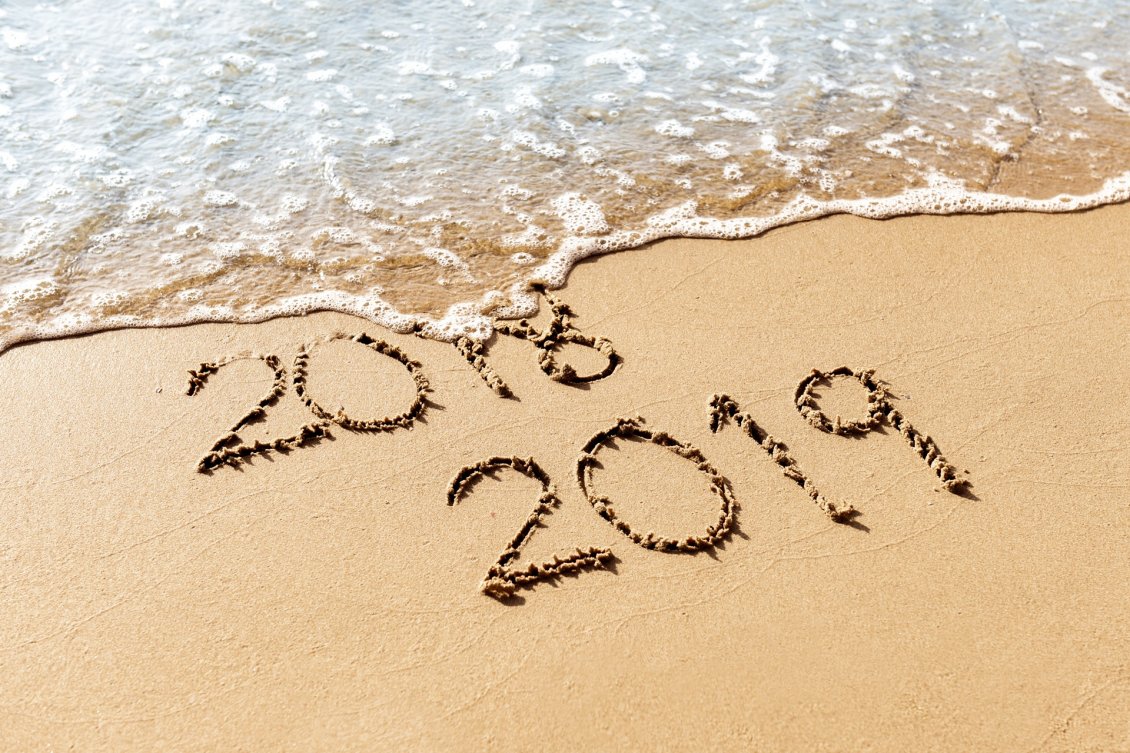 Download Wallpaper Bye bye 2018- Start a new year - Happy 2019 at the seaside
