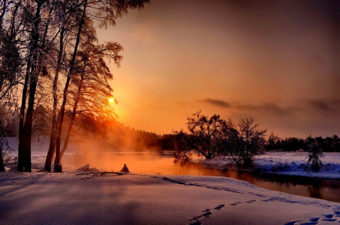 Download Wallpaper Good morning beautiful winter day - Foam over the lake