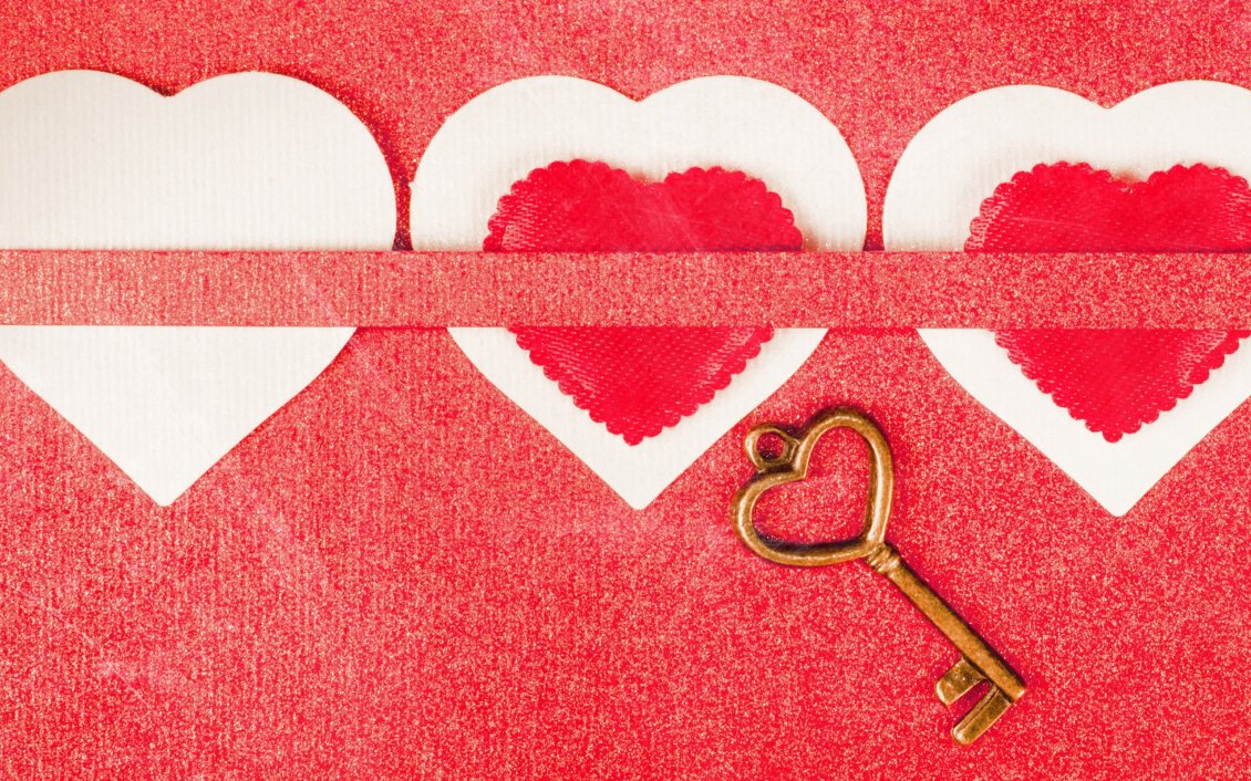 Download Wallpaper Three loving hearts with one key - Try it and discover love