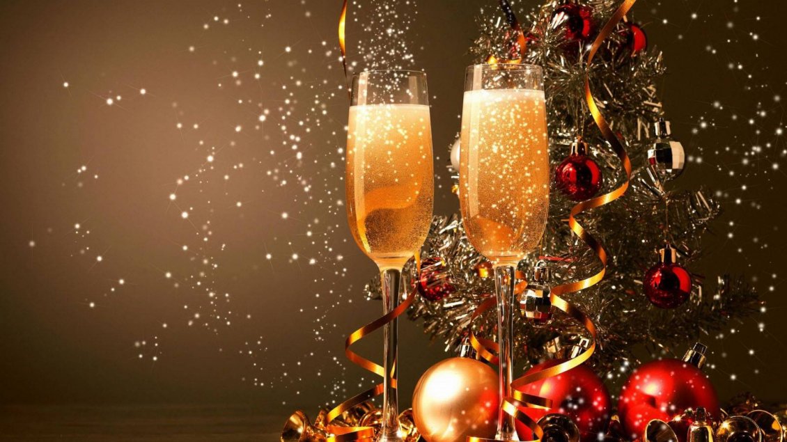 Download Wallpaper Champagne for a golden year to be - Happy New Year 2020