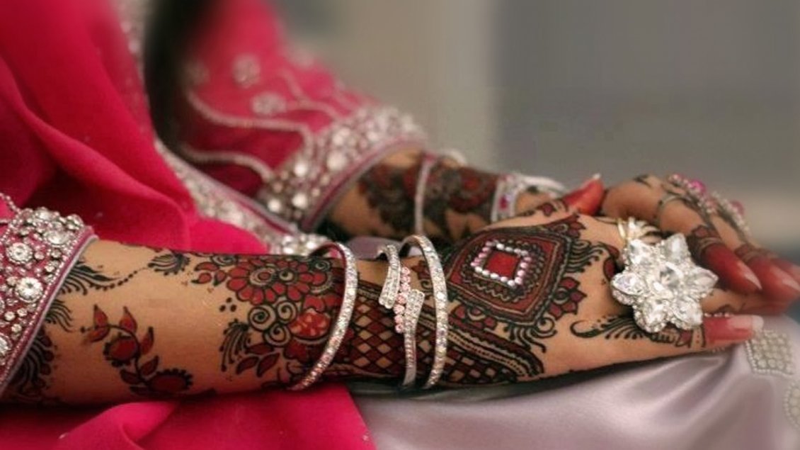 Download Wallpaper Wonderful Bridal Mehndi Indian style - Wedding time henna