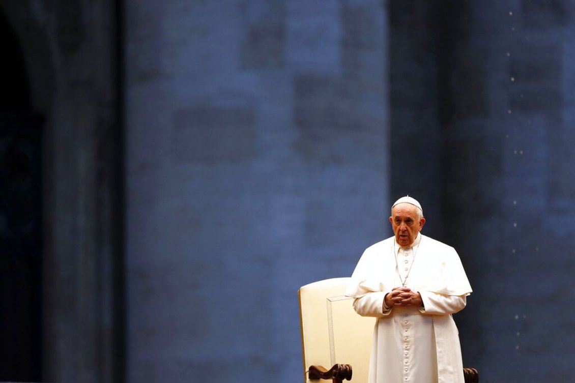 Download Wallpaper Pope Francis Urbi et Orbi blessing - Pray for people
