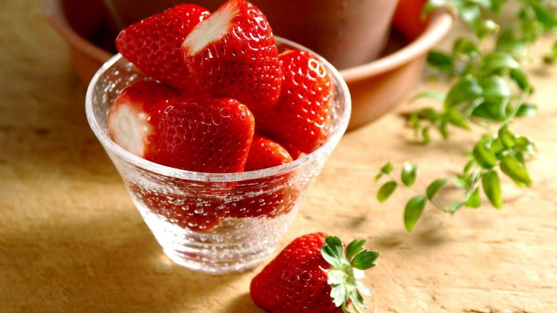 Download Wallpaper Delicious strawberry fruit - Fresh fruits full with vitamins
