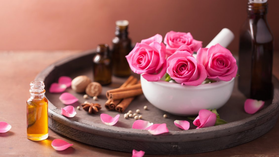 Download Wallpaper Rose essential oil - Wonderful flower perfume