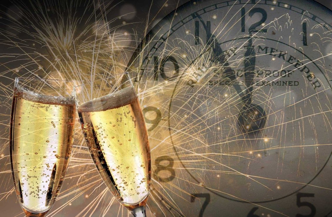 Download Wallpaper Two glasses with champagne - midnight happy new year 2022