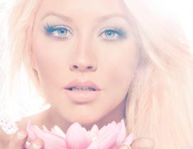 Christina Aguilera with pink flower