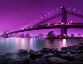 New York, Manhattan Bridge lit