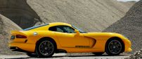 Yellow Dodge Viper SRT GTS