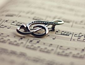 Silver musical note - relaxing time