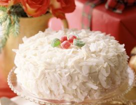 Cake with white chocolate and jelly