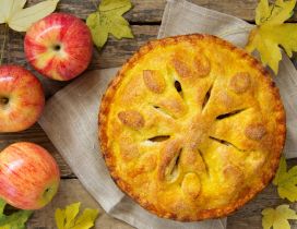 Looks delicious this pie with apple