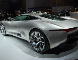 White Jaguar CX75 Hybrid Concept - Luxury car