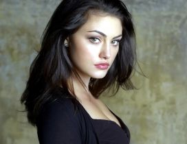 Phoebe Tonkin, Australian model in black