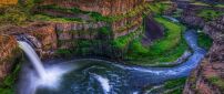 Wonderful waterfall in mountains - Guyana wallpaper