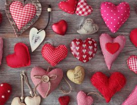 Pink and red hearts cushions on the wood - Love HD wallpaper