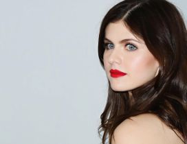 Alexandra Daddario actress with red lips and blue eyes