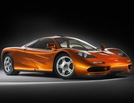 Orange McLaren F1 - Tuned sport car