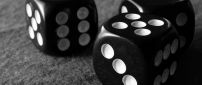 Three black dice - lucky games
