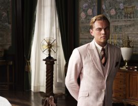 The actor Jay Gatsby in white suit