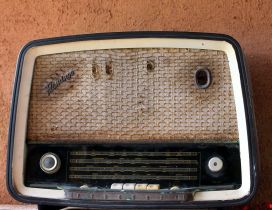 A vintage radio station - Flamingo old radio