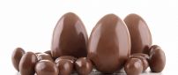 Different kind of Easter chocolate eggs - HD wallpaper