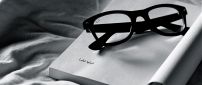 Read an empty book with Ray Ban glasses - HD wallpaper
