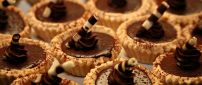 Delicious tarts with chocolate and cacao