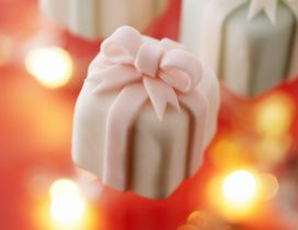 Candies in shape of gift box - HD wallpaper
