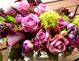 Fresh flowers in a wonderful bridal bouquet - HD wallpaper