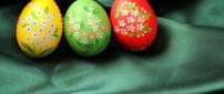 Wonderful flowers painted on Easter eggs - Happy Holiday