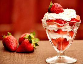 Delicious strawberry cake on a glass with cream - HD sweet