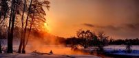 Good morning beautiful winter day - Foam over the lake