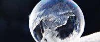 Frozen water bubble - Broken earth HD wallpaper