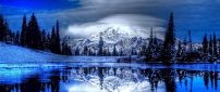 Wonderful mountain mirror in the lake - HD wallpaper winter