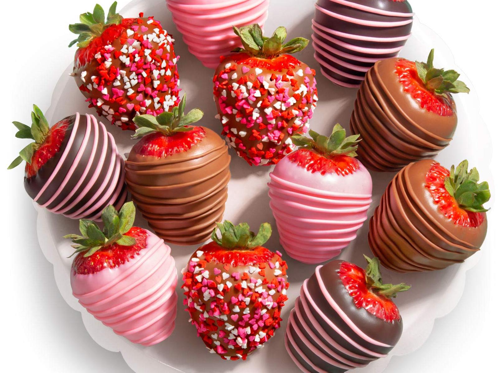 Download Delicious strawberry cover with chocolate - Love time 1600x1200.